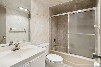 3960  Oaks Clubhouse Drive, Unit #502, Pompano Beach, FL 33069 - Photo 14