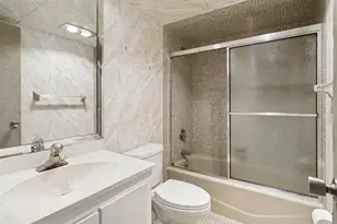 3960 Oaks Clubhouse Dr, Pompano Beach, FL 33069 - Photo 14