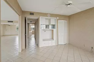 3960 Oaks Clubhouse Dr, Pompano Beach, FL 33069 - Photo 16