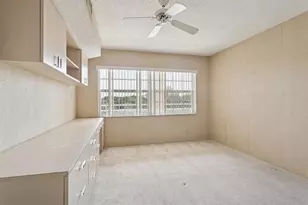 3960 Oaks Clubhouse Dr, Pompano Beach, FL 33069 - Photo 12