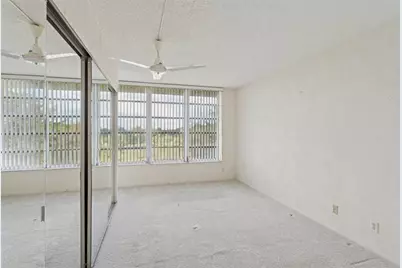 3960  Oaks Clubhouse Drive, Unit #502, Pompano Beach, FL 33069 - Photo 8