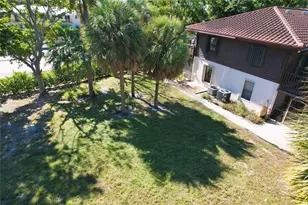 444 Pine Cir, Boca Raton, FL 33432 - Photo 26