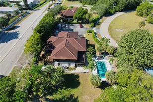 444 Pine Cir, Boca Raton, FL 33432 - Photo 1