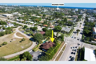 444  Pine Cir, Unit #4, Boca Raton, FL 33432 - Photo 2