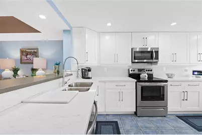 630 NE 20th Ln, Boynton Beach, FL 33435 - Photo 2