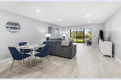 9286  Vista Del Lago, Unit #E, Boca Raton, FL 33428 - Photo 4