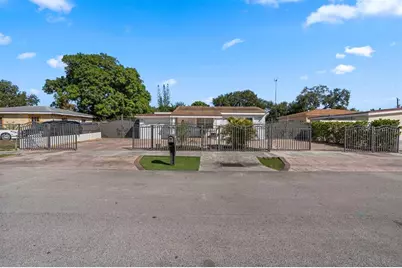 31  Miami Gardens Rd, West Park, FL 33023 - Photo 26