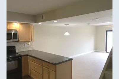 1100  Crystal Lake Dr, Unit #110, Deerfield Beach, FL 33064 - Photo 4