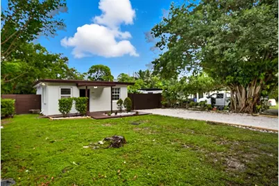 409 N 61st Ter, Hollywood, FL 33024 - Photo 2