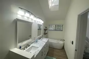 2286 Anchorage Ln, Naples, FL 34104 - Photo 22