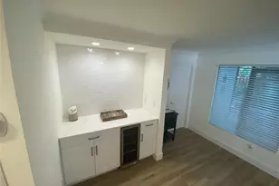 2286 Anchorage Ln, Naples, FL 34104 - Photo 6