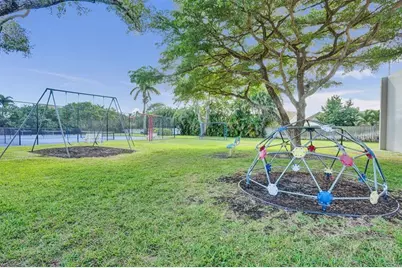9215  Sun Pointe Dr, Boynton Beach, FL 33437 - Photo 24