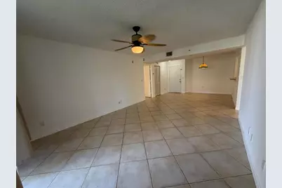 2731  Ocean Club Blvd, Unit #107, Hollywood, FL 33019 - Photo 6