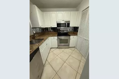 2731  Ocean Club Blvd, Unit #107, Hollywood, FL 33019 - Photo 4