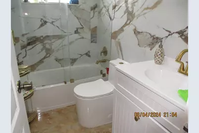 9330 NW 10th St, Pembroke Pines, FL 33024 - Photo 10