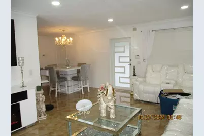 9330 NW 10th St, Pembroke Pines, FL 33024 - Photo 6