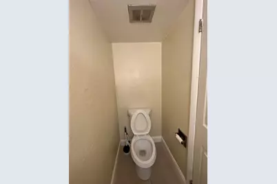 17911 NW 68 Ave, Unit #M209, Hialeah, FL 33015 - Photo 8