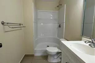 17911 NW 68th Ave, Hialeah, FL 33015 - Photo 18