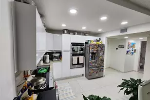 2500 Parkview Dr, Hallandale Beach, FL 33009 - Photo 8