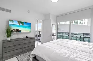 488 NE 18th St, Miami, FL 33132 - Photo 20