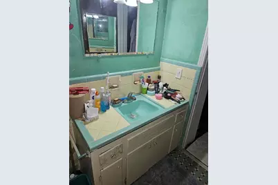 13025 NW 1st Ct, Miami, FL 33168 - Photo 12