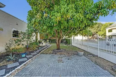 2000  Jackson St, Hollywood, FL 33020 - Photo 8