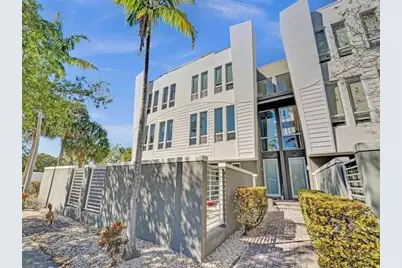 703 SE 16th Ct, Fort Lauderdale, FL 33316 - Photo 2