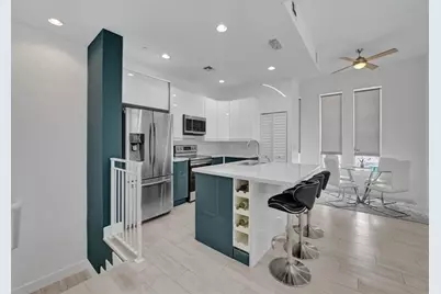 703 SE 16th Ct, Fort Lauderdale, FL 33316 - Photo 4