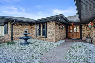 766 SE Cavern Ave, Port Saint Lucie, FL 34983 - Photo 8