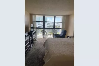 600  Parkview Dr, Unit #826, Hallandale Beach, FL 33009 - Photo 8