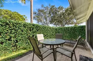 842 Club Dr, Palm Beach Gardens, FL 33418 - Photo 24