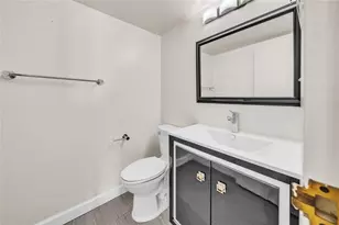 1000 Parkview Dr, Hallandale Beach, FL 33009 - Photo 20