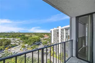 1000 Parkview Dr, Hallandale Beach, FL 33009 - Photo 24