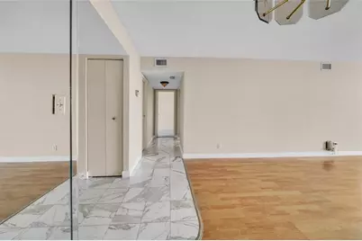 1000  Parkview Dr, Unit #925, Hallandale Beach, FL 33009 - Photo 12