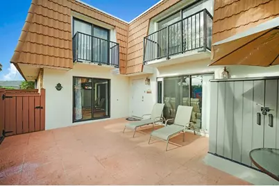 2876  Waterford Dr, Deerfield Beach, FL 33442 - Photo 2