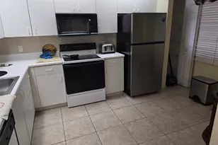 550 SW 138th Ave, Pembroke Pines, FL 33027 - Photo 10