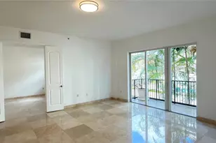 642 Valencia Unit, Coral Gables, FL 33134 - Photo 4