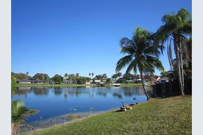 8009 NW 51st Ct, Lauderhill, FL 33351 - Photo 4