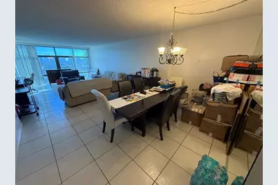 3375 N Country Club Dr, Unit #1005, Miami, FL 33180 - Photo 14