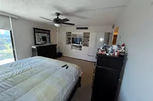 3375 N Country Club Dr, Miami, FL 33180 - Photo 24