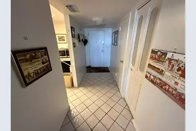 3375 N Country Club Dr, Unit #1005, Miami, FL 33180 - Photo 8