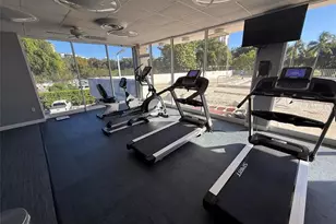 3375 N Country Club Dr, Miami, FL 33180 - Photo 36