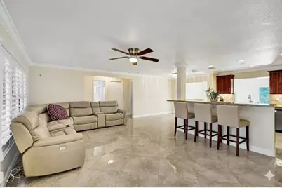 10216 NW 83rd St, Tamarac, FL 33321 - Photo 8