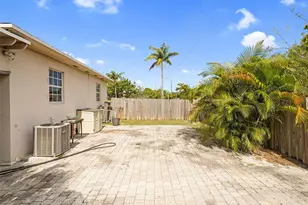 500 NW 120th St, Miami, FL 33168 - Photo 38