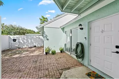 9302 SW 5th St, Unit #B, Boca Raton, FL 33428 - Photo 4
