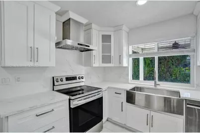 11280 NW 40th St, Coral Springs, FL 33065 - Photo 4