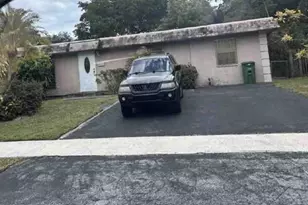 7802 NW 69th Terrace, Tamarac, FL 33321 - Photo 1