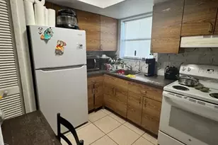 101 NE 41st St, Oakland Park, FL 33334 - Photo 6