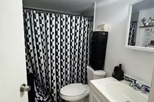 101 NE 41st St, Oakland Park, FL 33334 - Photo 6