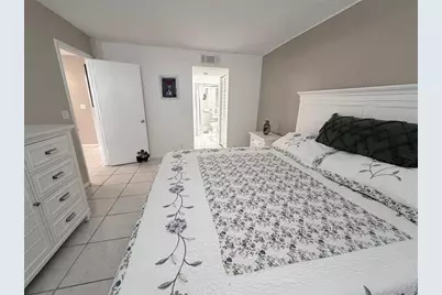 3040  Holiday Springs Blvd, Unit #110, Margate, FL 33063 - Photo 8